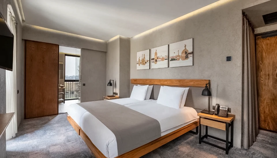 هتل آیوتا تفلیس